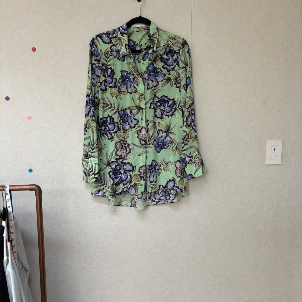Alice + Olivia 100% Silk Willa Floral Button-Down Shirt